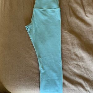 Brandnew lululemon light green mint color size small (4)
